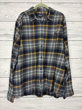Patagonia Organic cotton flannel button down shirt size XL